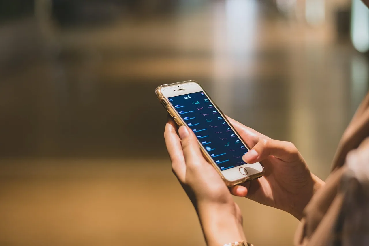 business, smartphone, hands, technology, investment, holding, asian, woman, hijab, internet, payment, ecommerce, marketing, online, modern, smartphone, smartphone, investment, investment, payment, payment, payment, ecommerce, ecommerce, ecommerce, ecommerce, ecommerce, marketing, marketing, online, online. Choosing a platform fee base: four options compared