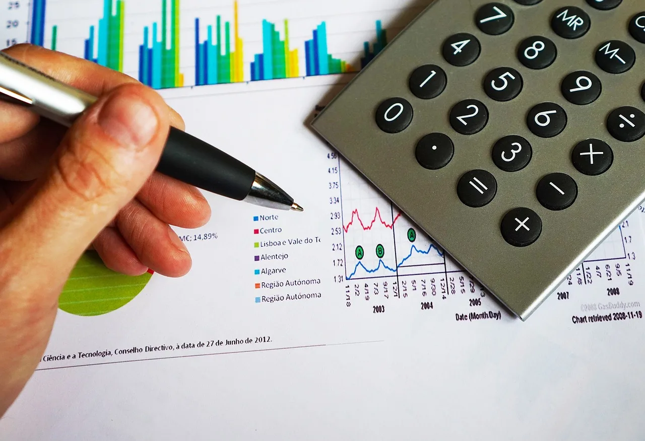 office, pen, calculator, calculation, data, chart, financial, money, entrepreneurship, graphs, calculator, calculator, data, data, financial, financial, financial, financial, financial, money, money, money, entrepreneurship, entrepreneurship. Platform models metrics worth tracking, and the ones to ignore
